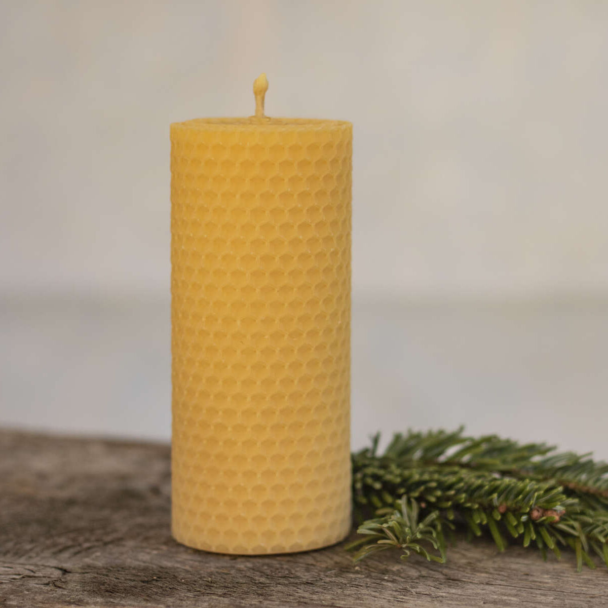 gedrehte Kerze aus Bienenwachs (klein)